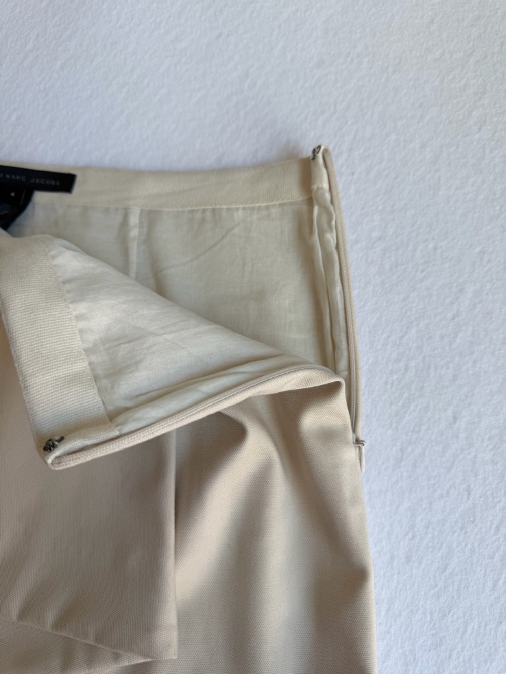 Marc by Marc Jacobs NWT Fold Front Mini Skirt Size 4 Talc $478 Retail - Picture 15 of 15
